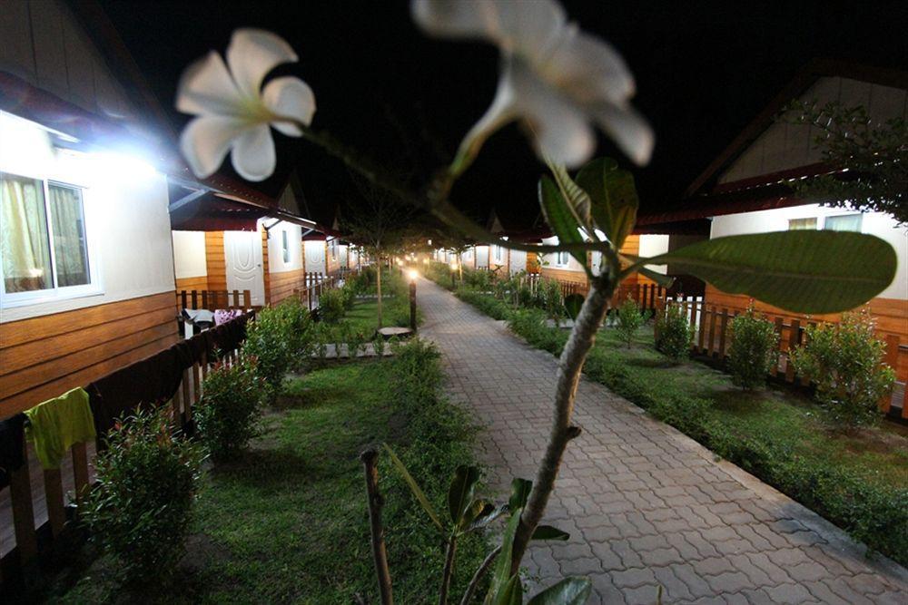 Phi Phi Ba Kao Bay Resort Extérieur photo
